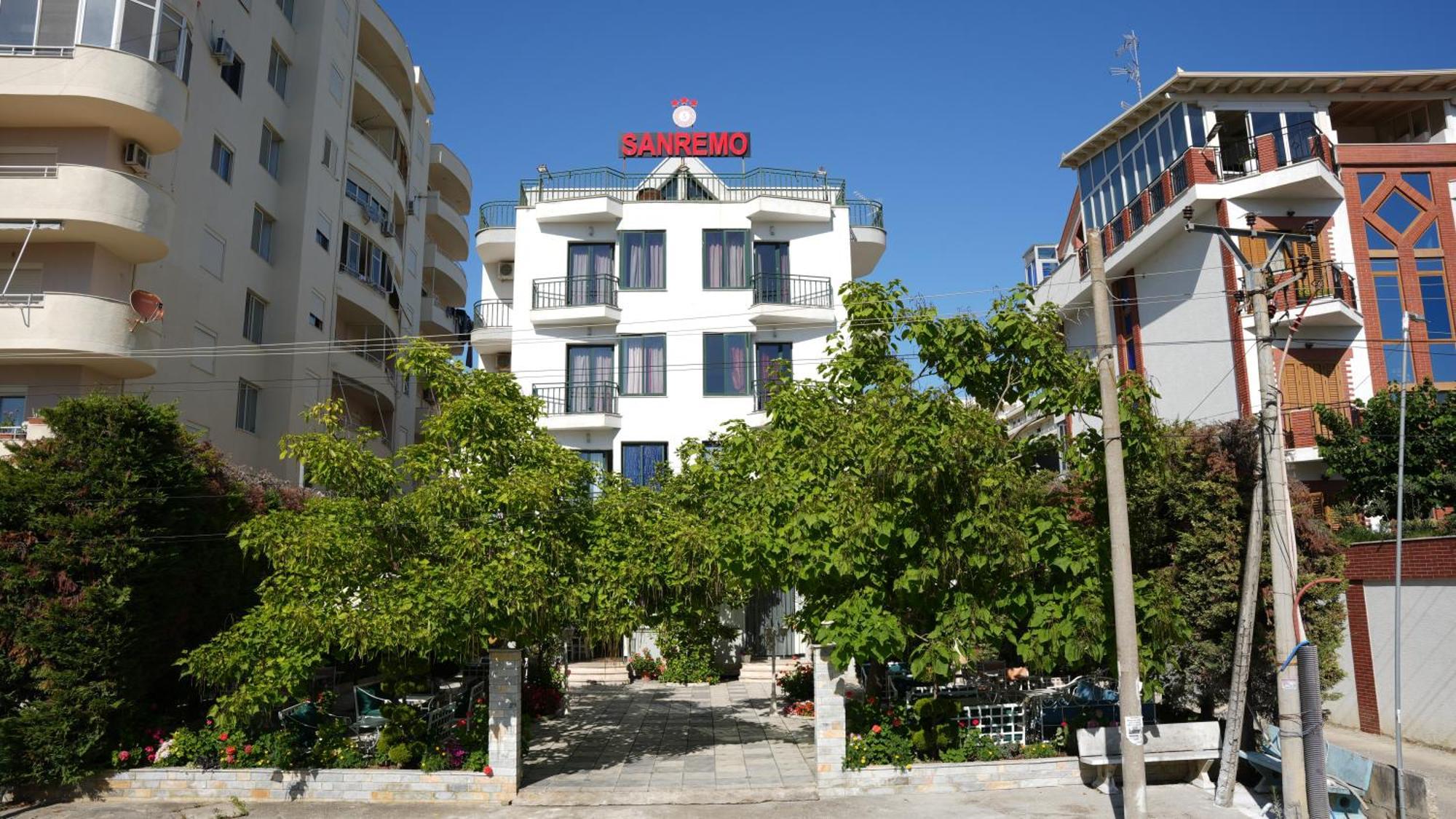 Sanremo Hotel Restorant Škalngur Exterior foto